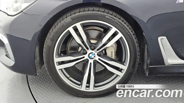 BMW 7-Series 2018 thumb 5