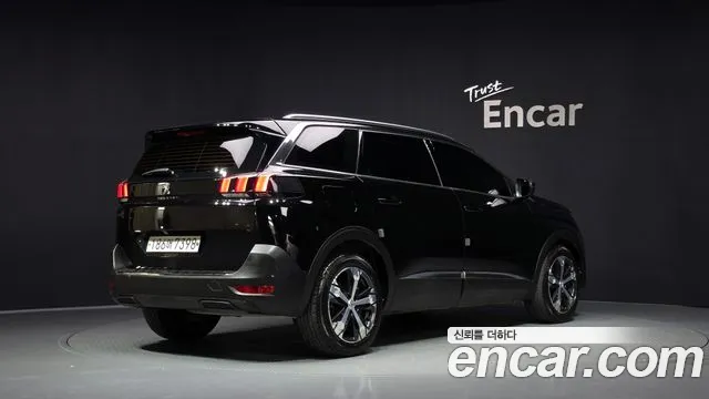 Peugeot 5008 2018 thumb 2