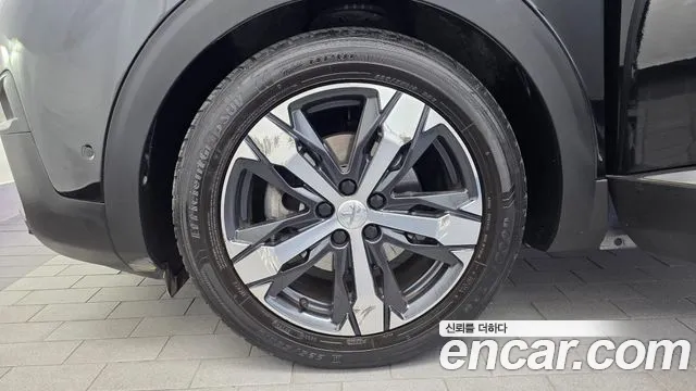 Peugeot 5008 2018 thumb 5