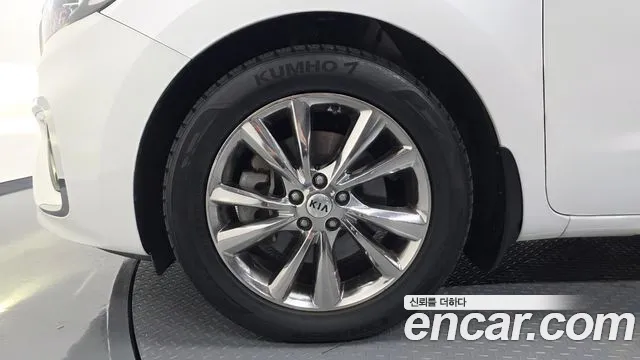 Kia Carnival 2019 thumb 4