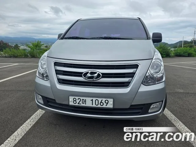 Hyundai Starex 2017 thumb 2