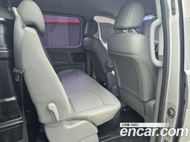 Hyundai Starex 2017 thumb 10
