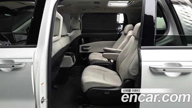 Kia Carnival 2023 thumb 11