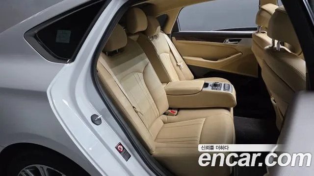 Genesis G80 2019 thumb 11