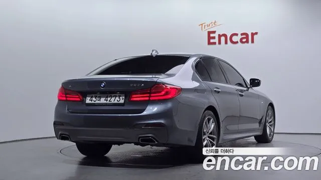 BMW 5-Series 2017 thumb 2