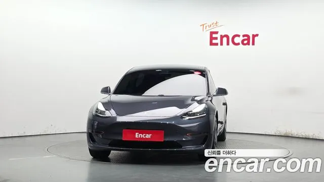 Tesla Model 3 2020 thumb 3
