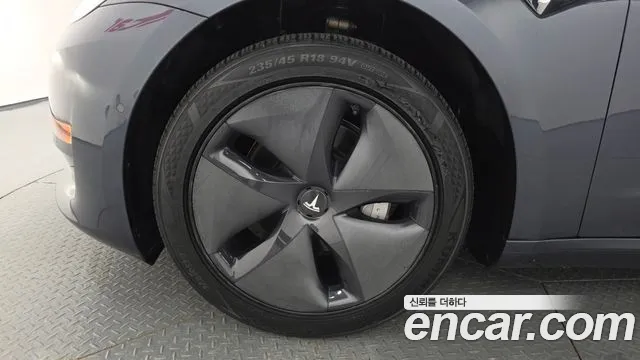 Tesla Model 3 2020 thumb 5