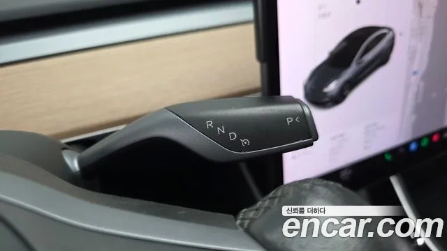 Tesla Model 3 2020 thumb 9