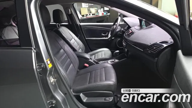 Renault-KoreaSamsung Fluence 2015 thumb 11