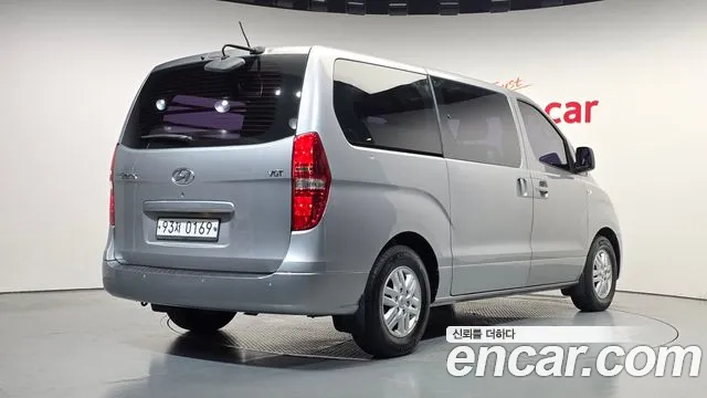 Hyundai Starex 2017 thumb 2