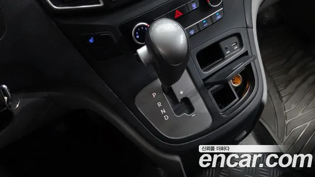 Hyundai Starex 2017 thumb 9