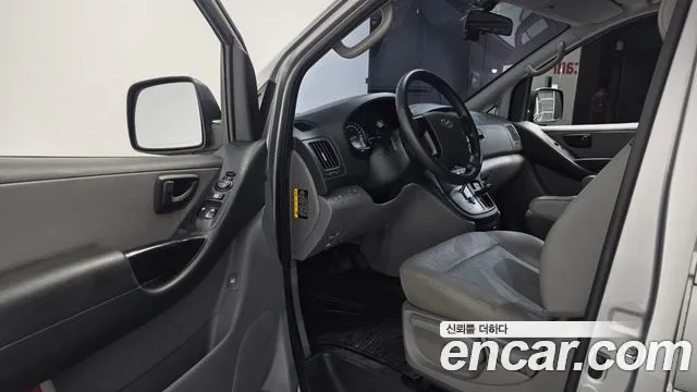Hyundai Starex 2017 thumb 10