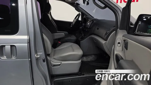 Hyundai Starex 2017 thumb 11