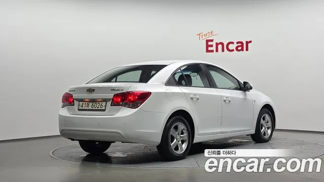 ChevroletGMDaewoo Cruze 2012 thumb 2