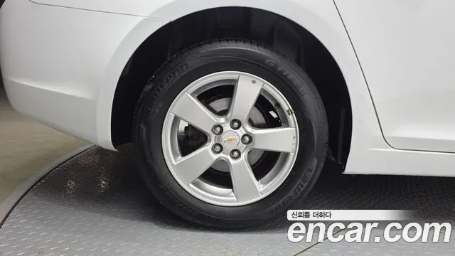 ChevroletGMDaewoo Cruze 2012 thumb 5