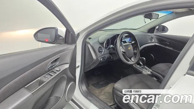 ChevroletGMDaewoo Cruze 2012 thumb 10