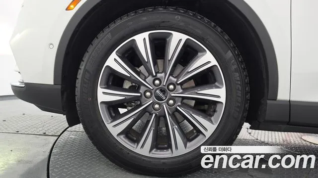 Lincoln Corsair 2020 thumb 5