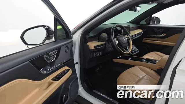 Lincoln Corsair 2020 thumb 10