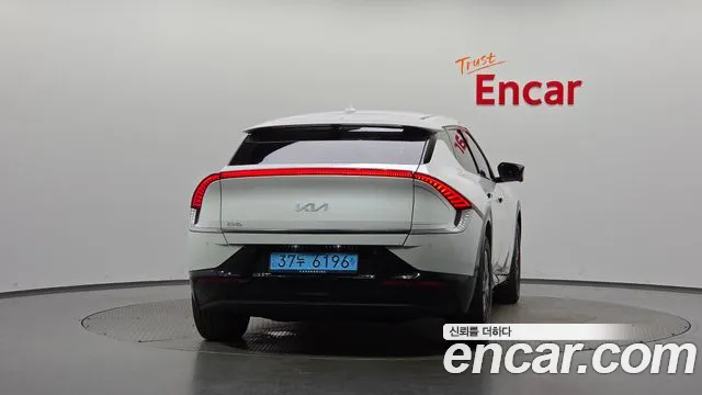 Kia EV6 2022 thumb 4