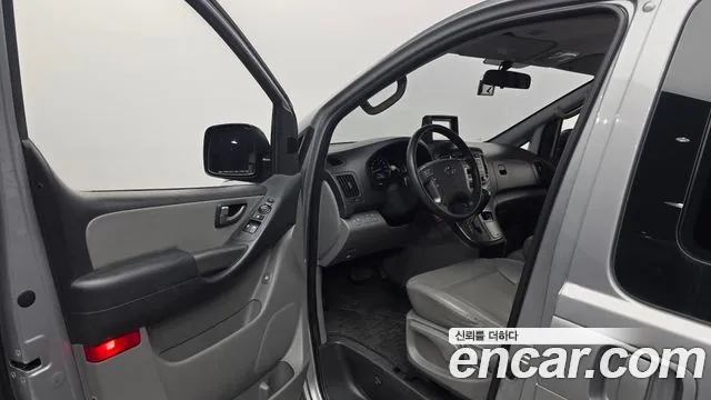 Hyundai Starex 2017 thumb 10