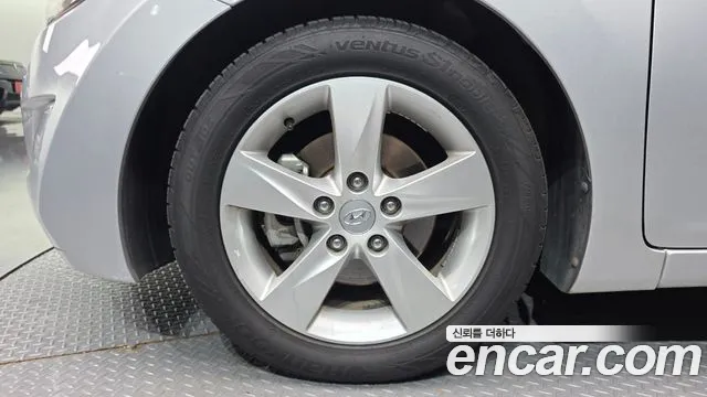 Hyundai Avante 2013 thumb 5