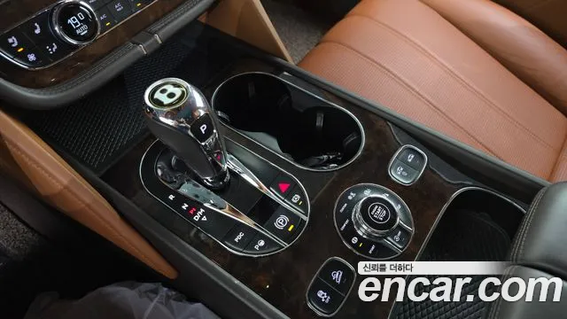 Bentley Bentayga 2020 thumb 9