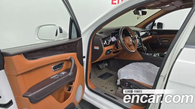 Bentley Bentayga 2020 thumb 10