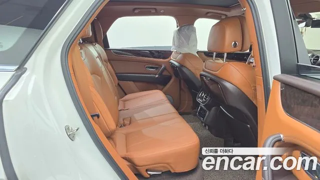 Bentley Bentayga 2020 thumb 11