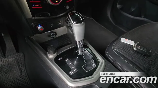 KG_Mobility_Ssangyong TIBOLI 2015 thumb 9