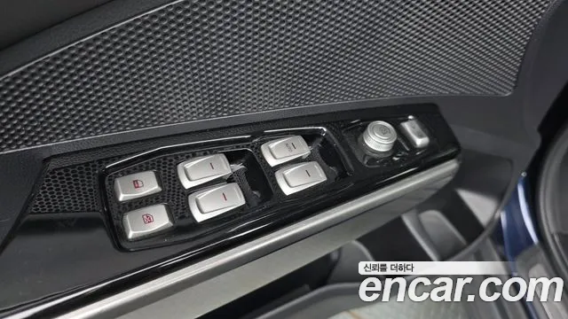 KG_Mobility_Ssangyong TIBOLI 2015 thumb 11