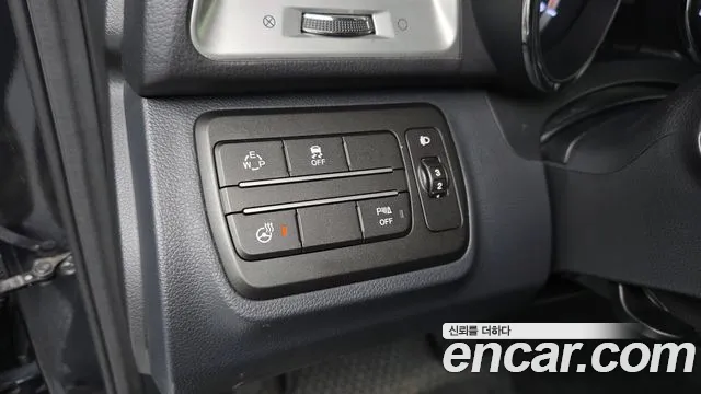 KG_Mobility_Ssangyong TIBOLI 2015 thumb 12