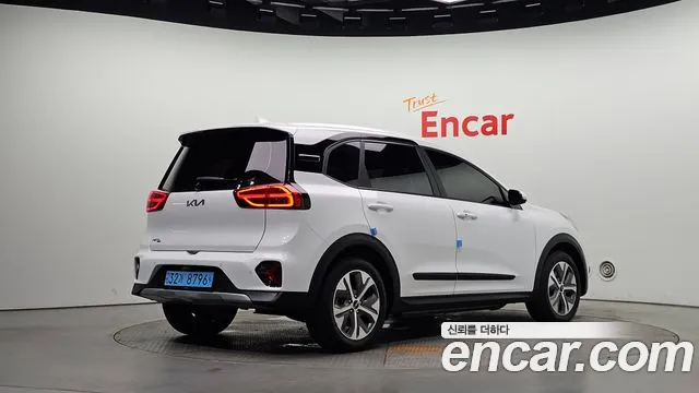 Kia Niro 2022 thumb 2
