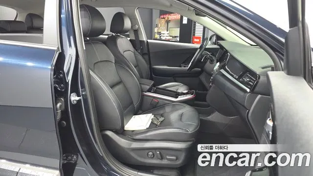 Kia Niro 2021 thumb 10