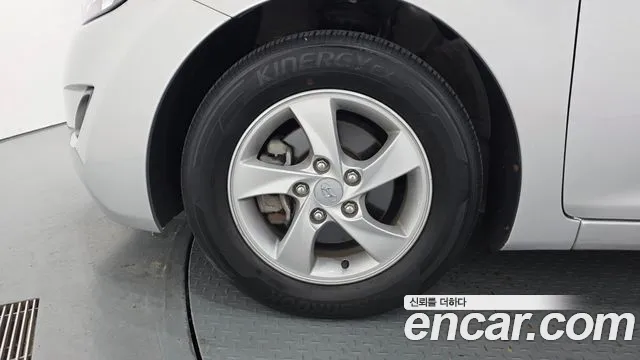 Hyundai Avante 2012 thumb 5