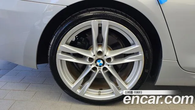 BMW 6-Series 2016 thumb 5