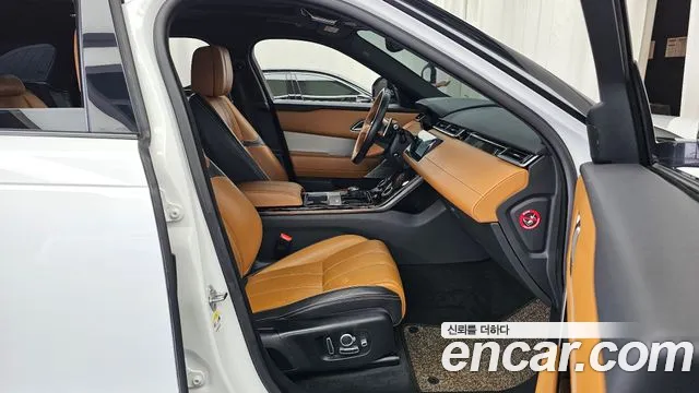 Land Rover Range Rover Velar 2017 thumb 11