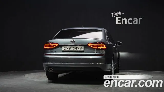 Volkswagen Passat (North America and China) 2018 thumb 4