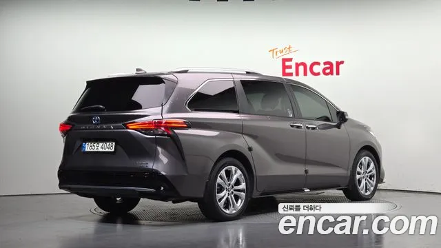 Toyota Sienna 2022 thumb 2