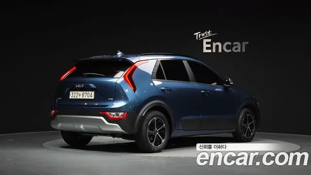 Kia Niro 2023 thumb 2