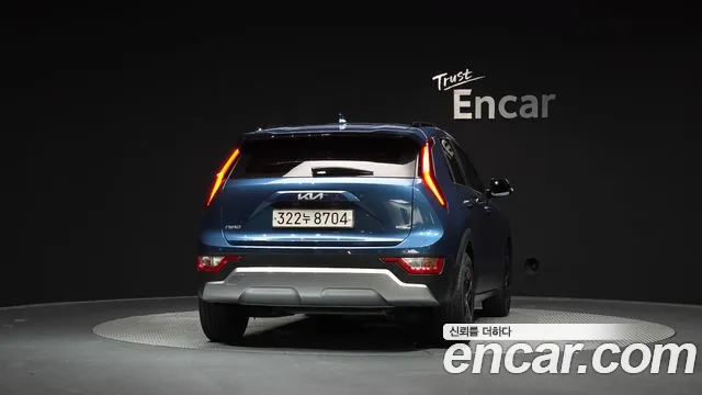Kia Niro 2023 thumb 4