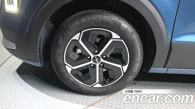 Kia Niro 2023 thumb 5