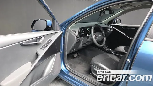 Kia Niro 2023 thumb 10