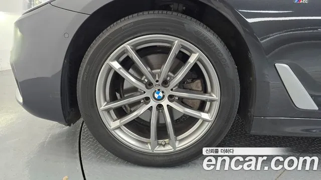 BMW 5-Series 2018 thumb 5