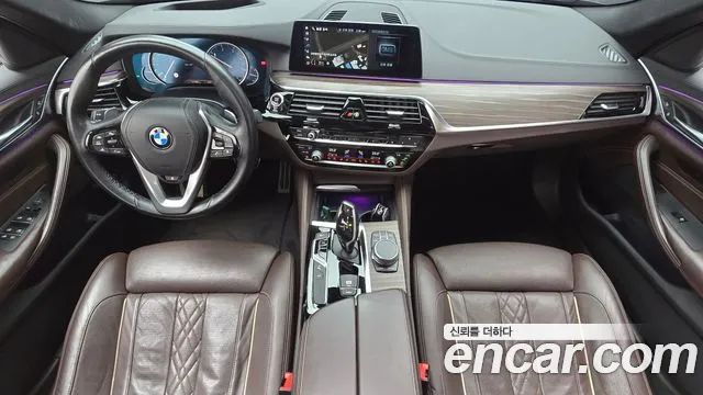 BMW 5-Series 2018 thumb 7