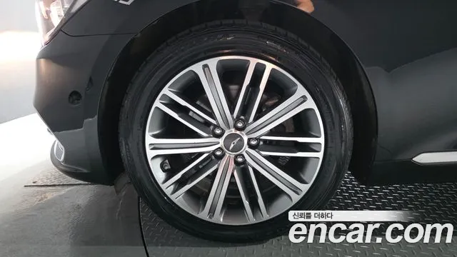 Genesis G80 2017 thumb 4