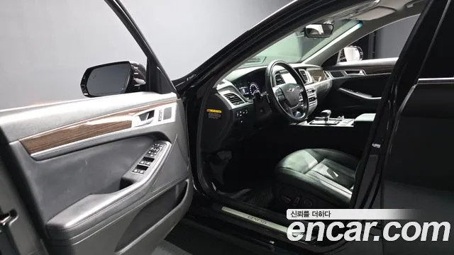 Genesis G80 2017 thumb 9