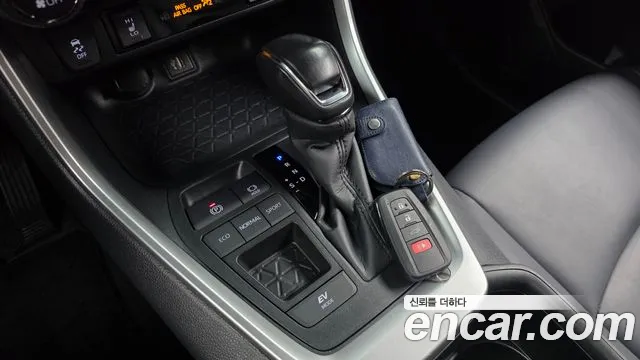 Toyota RAV4 2023 thumb 9