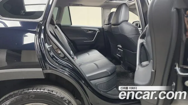 Toyota RAV4 2023 thumb 11