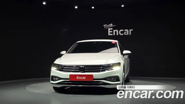 Volkswagen Passat (North America and China) 2021 thumb 3