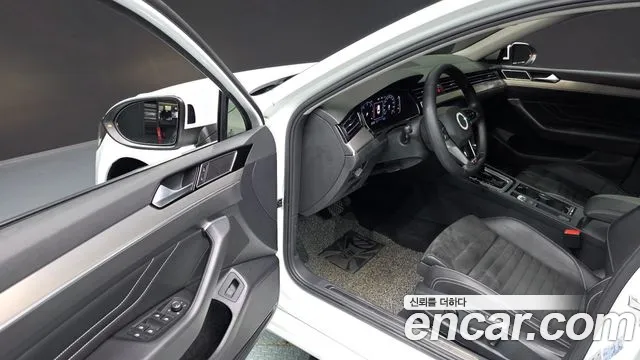 Volkswagen Passat (North America and China) 2021 thumb 10